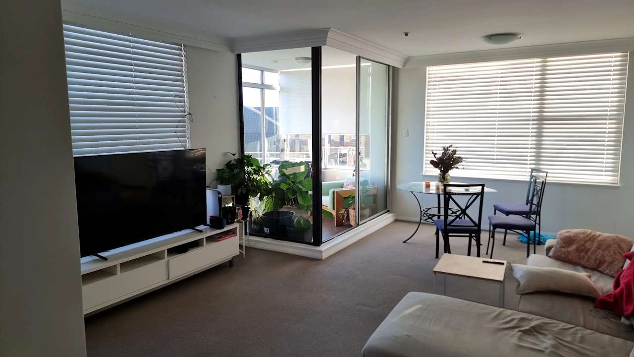 Unfurnished room in a flatshare