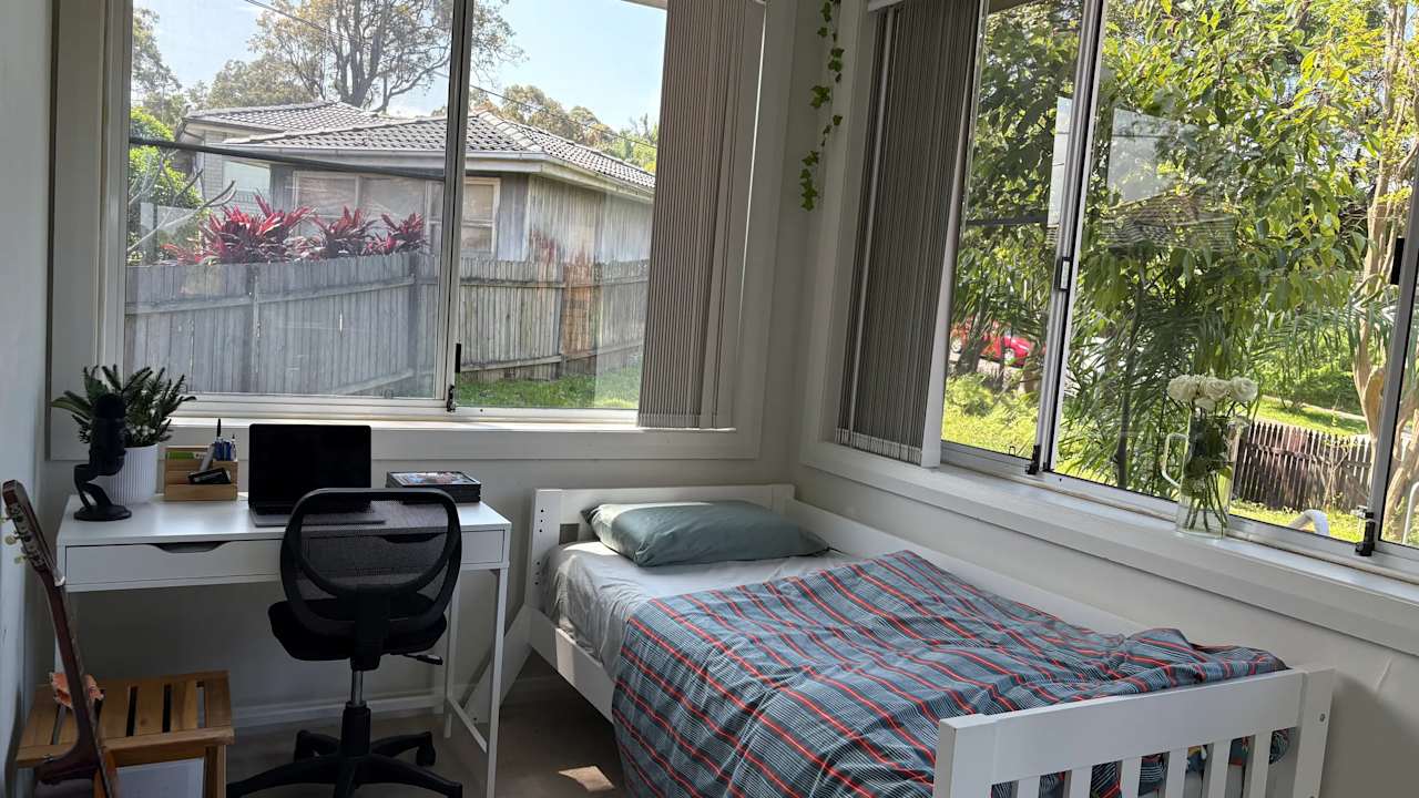 Furnished room in a share house