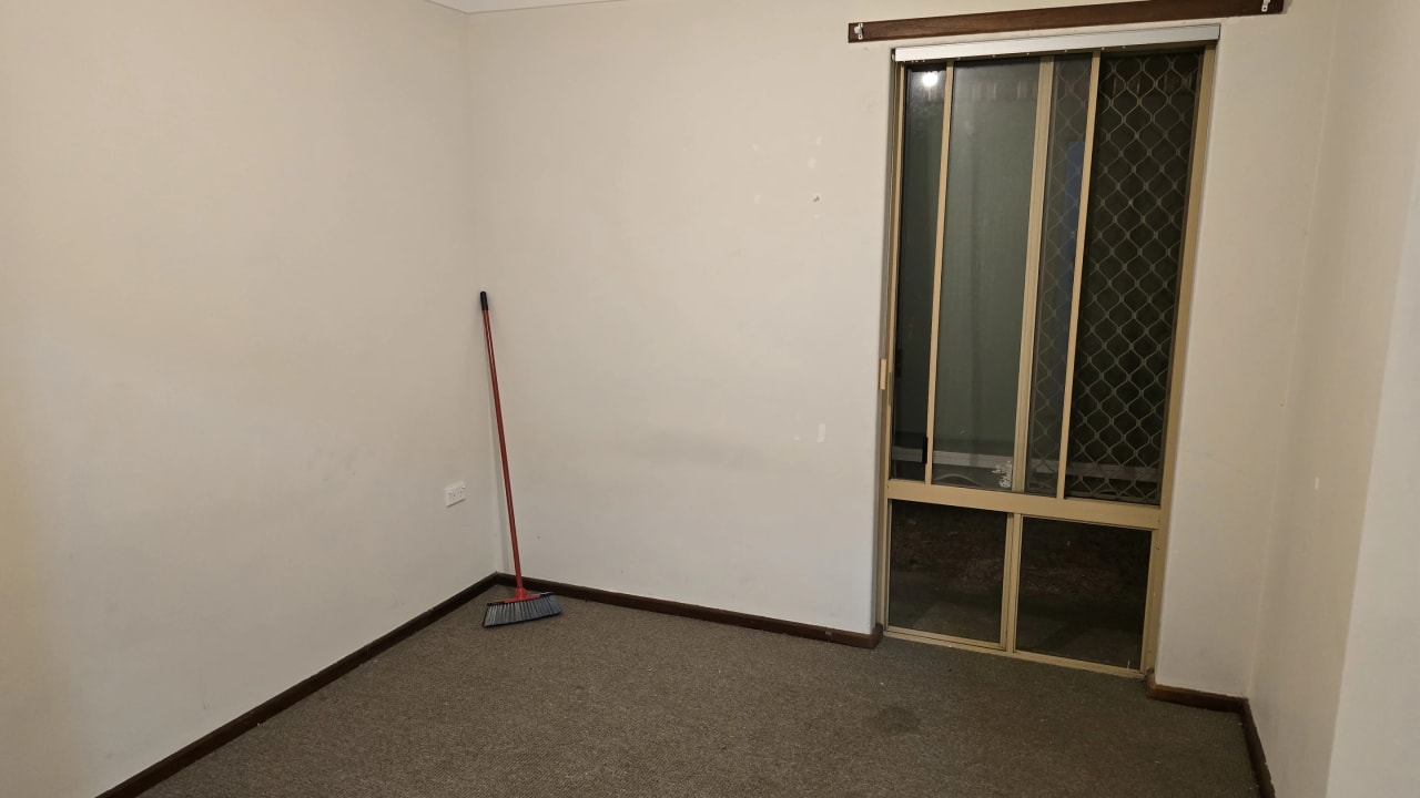 Unfurnished room in a share house