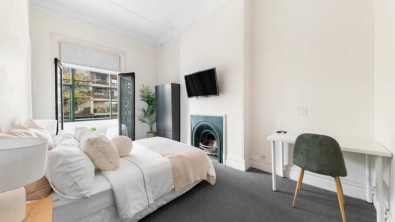 Room in a share house