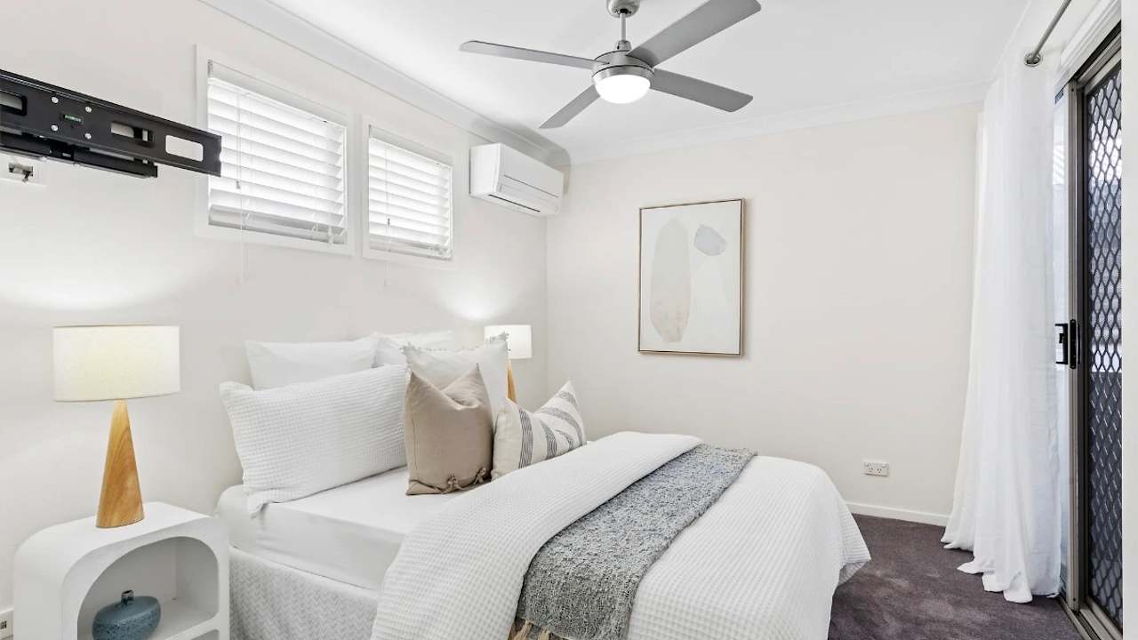 Unfurnished room in a flatshare