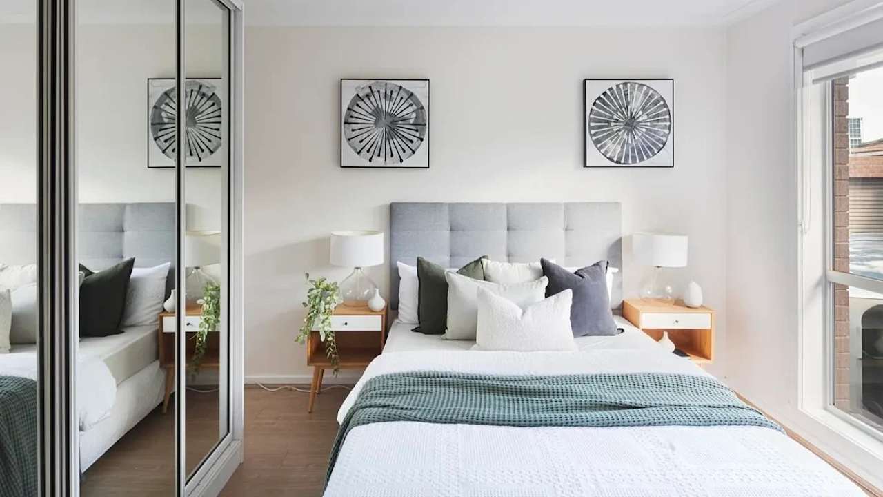 Furnished room in a share house