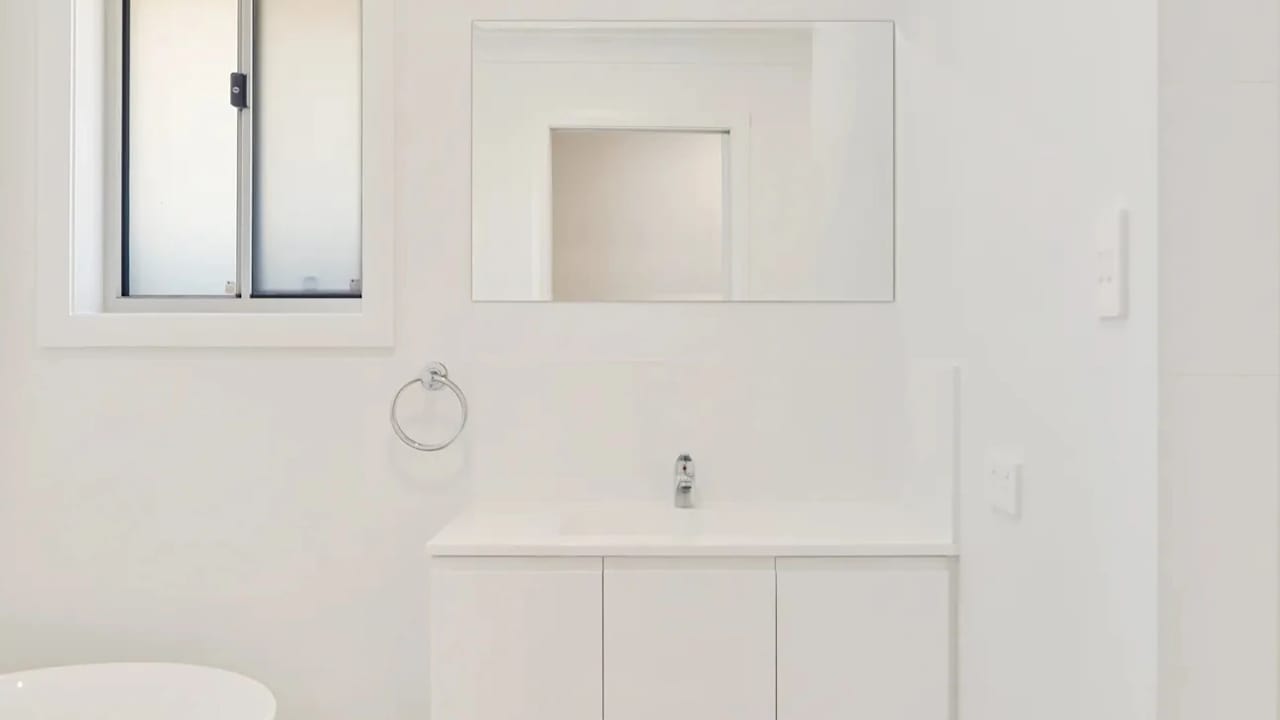 Unfurnished room in a share house