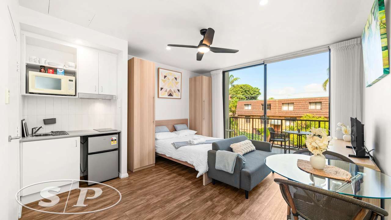 Furnished room studio flat for rent