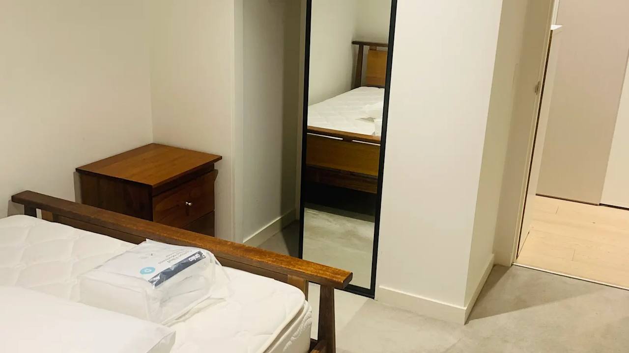 Furnished room in a flatshare