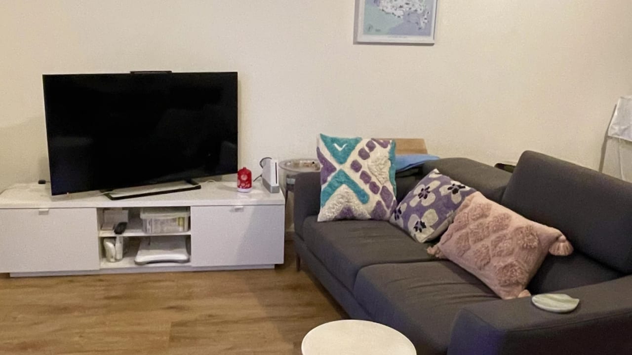 Furnished room in a flatshare