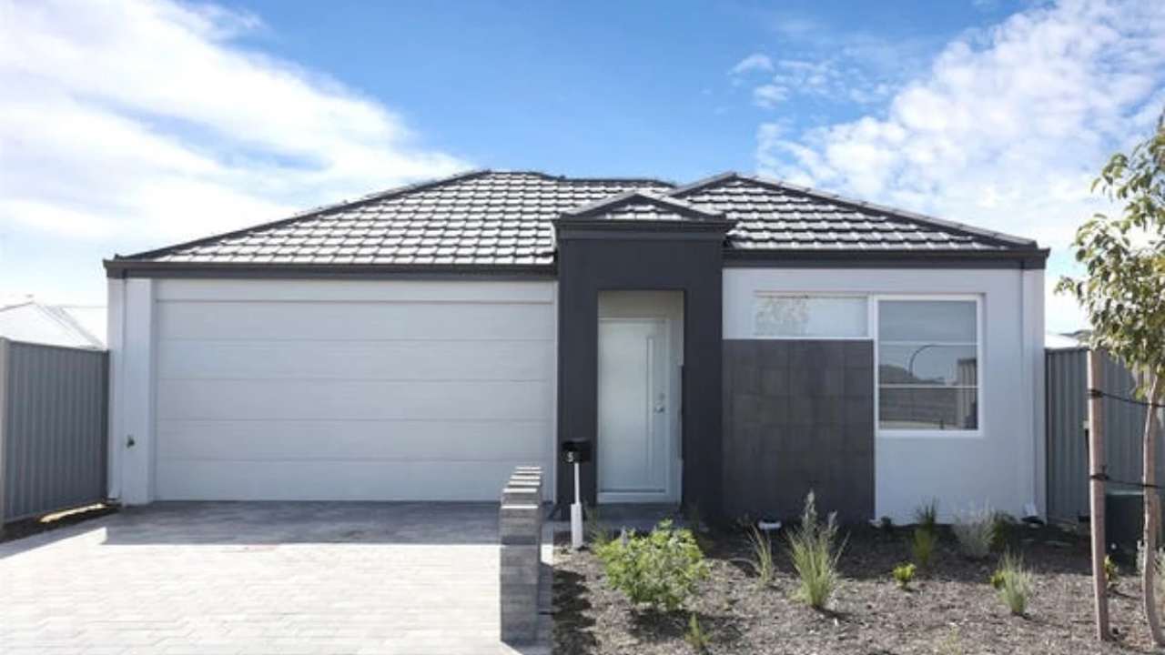 Furnished room with ensuite in a share house