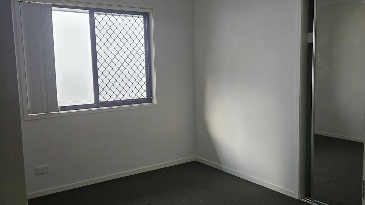 Unfurnished room with own bathroom