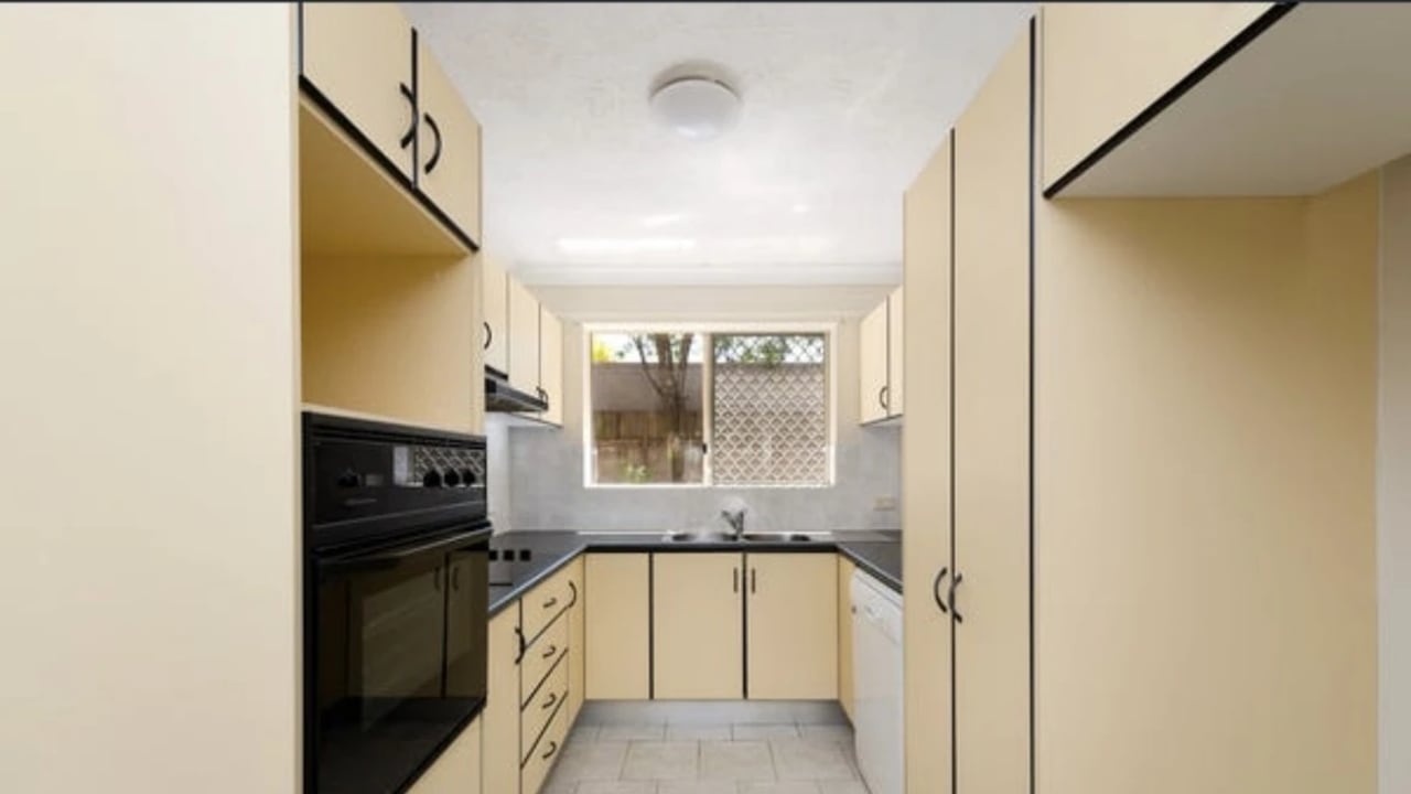 Unfurnished room in a flatshare