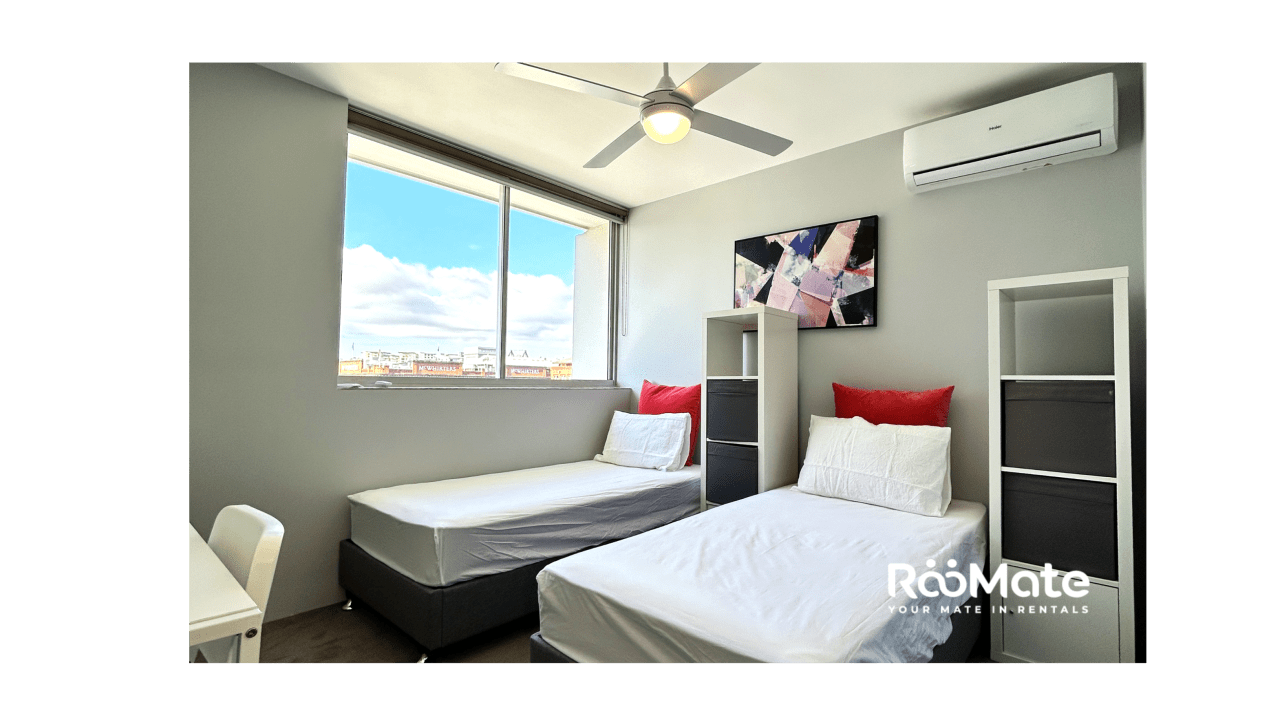 Furnished room with ensuite in a flatshare