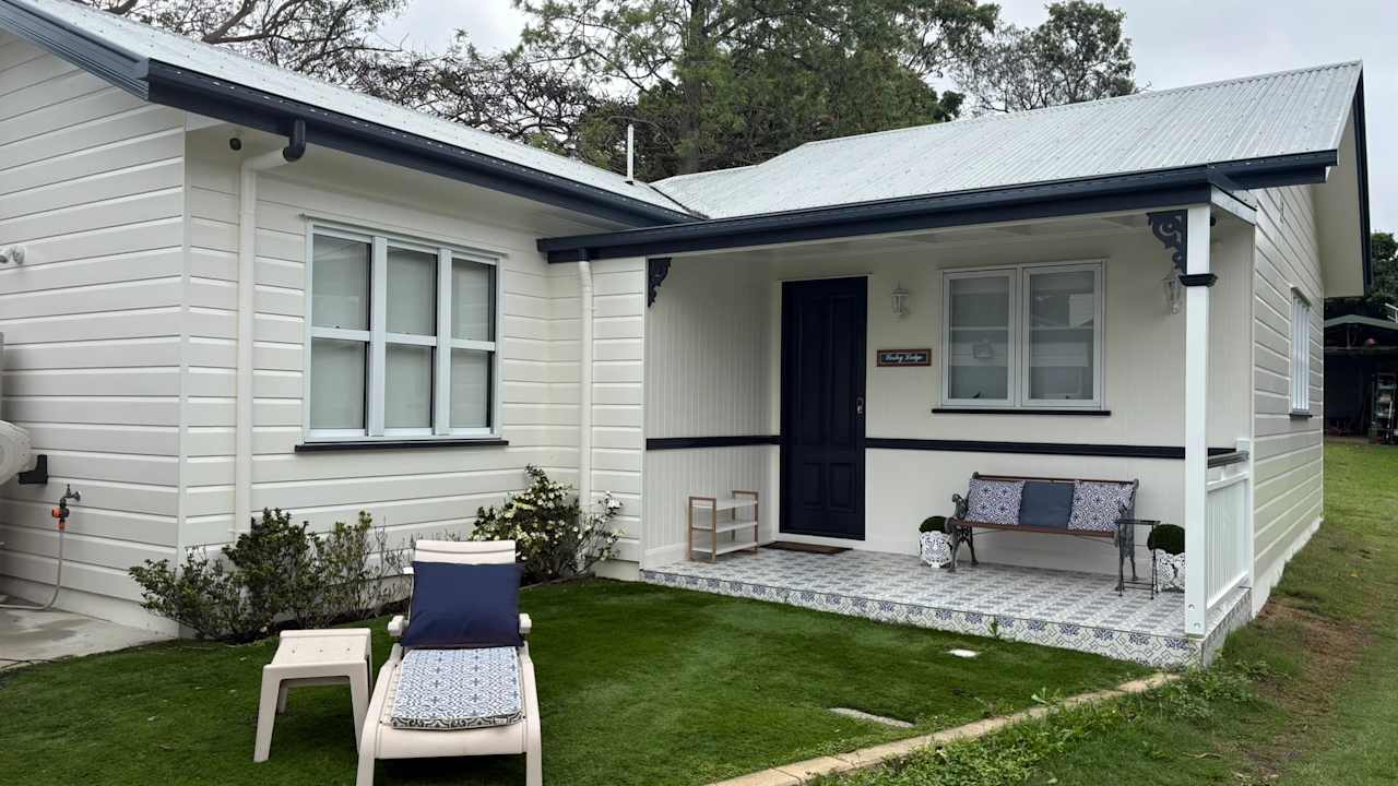 Whole property with 2 rooms for rent