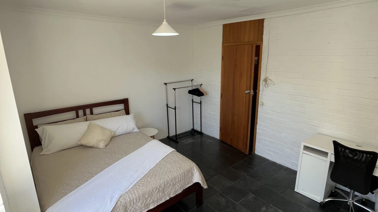Room in a share house