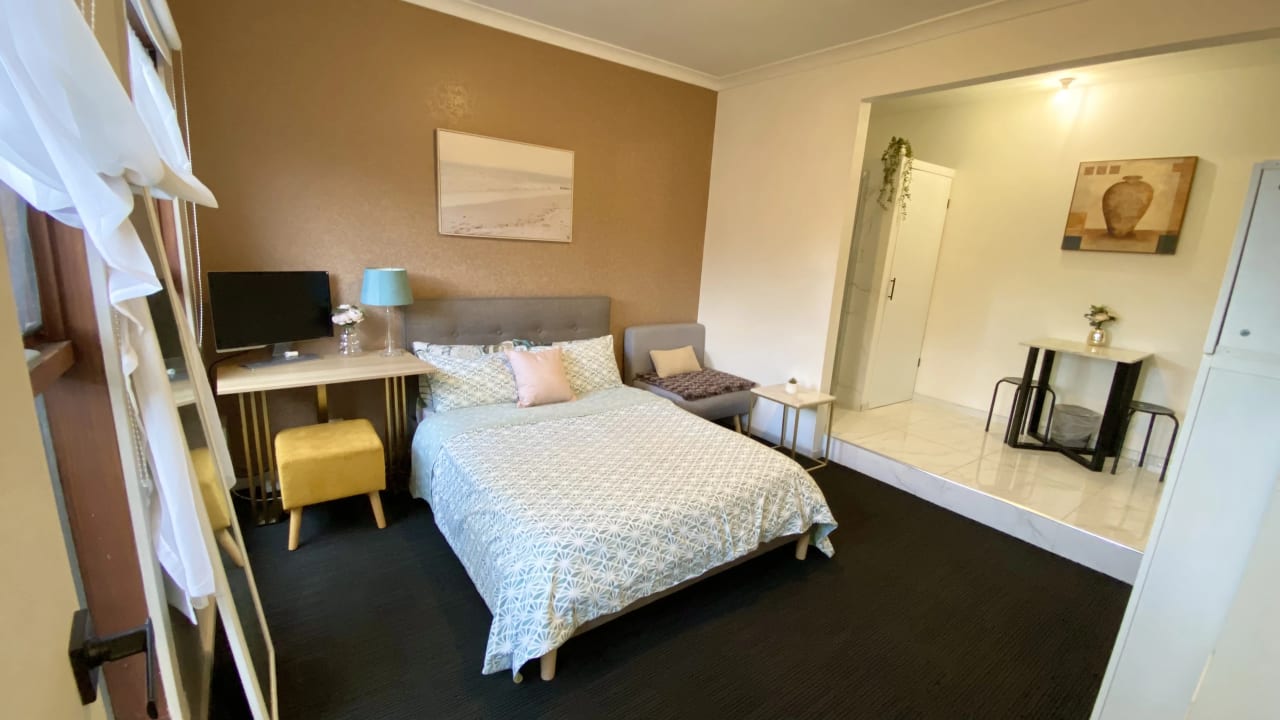 Furnished room studio flat for rent