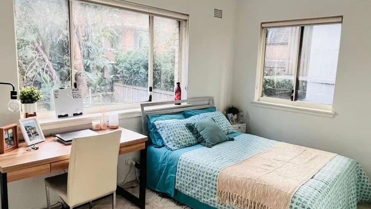 Furnished room in a flatshare