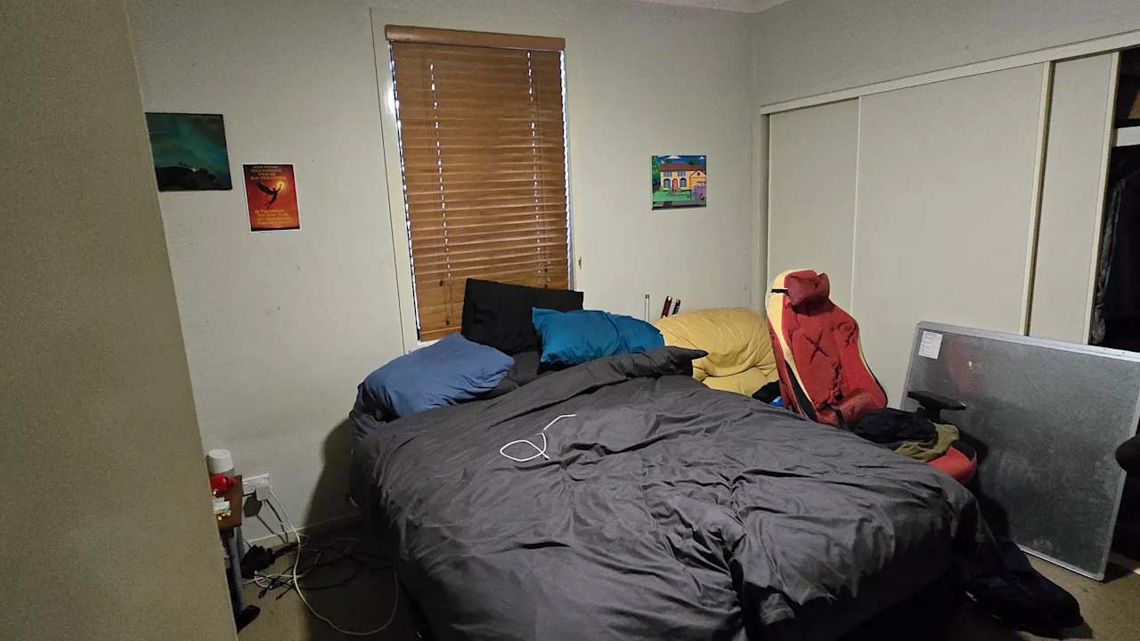 Unfurnished room in a share house