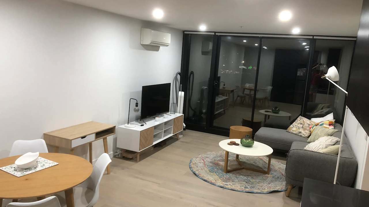 Unfurnished room in a flatshare