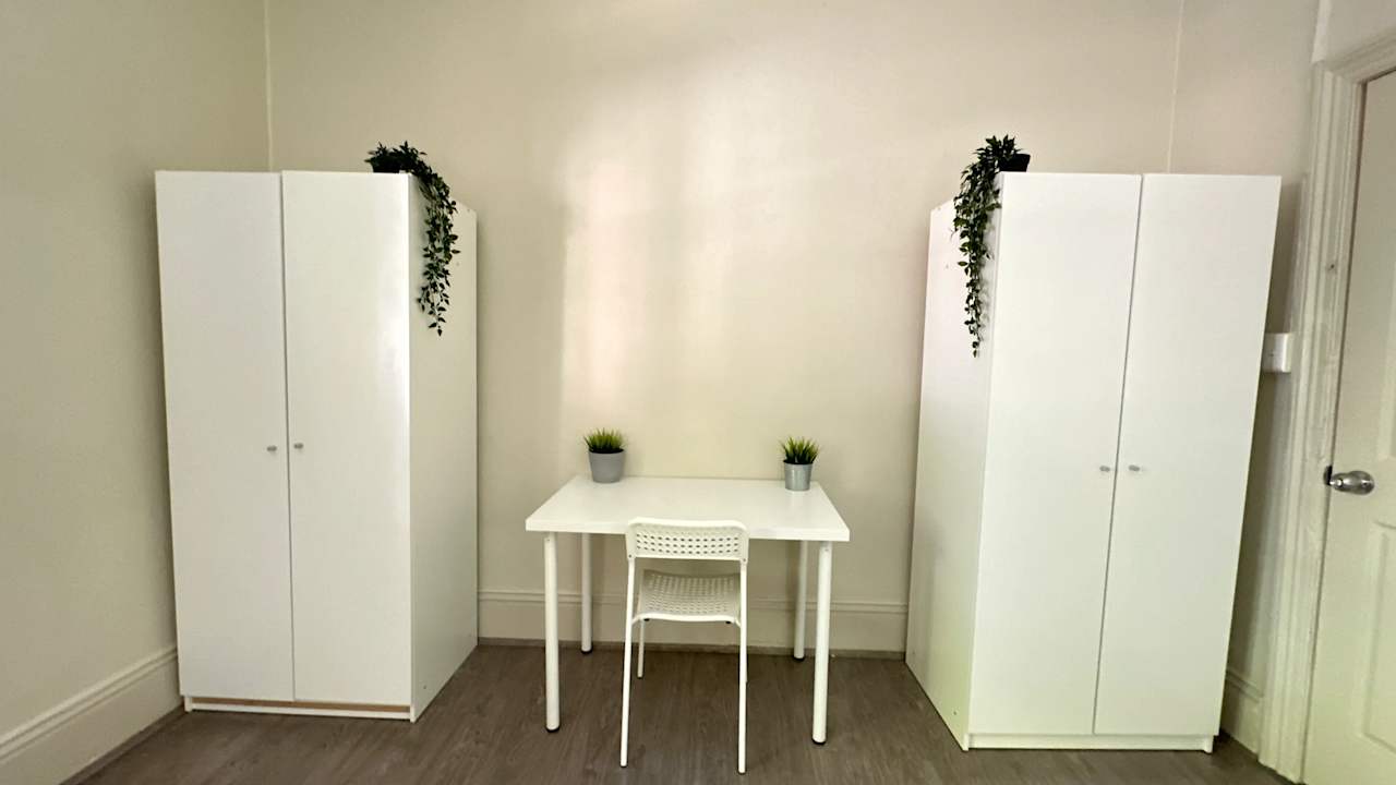 Furnished room in a share house