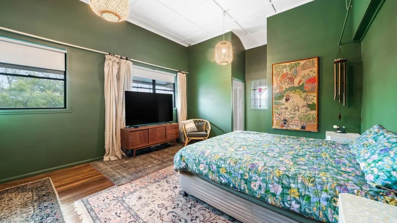 Furnished room in a share house