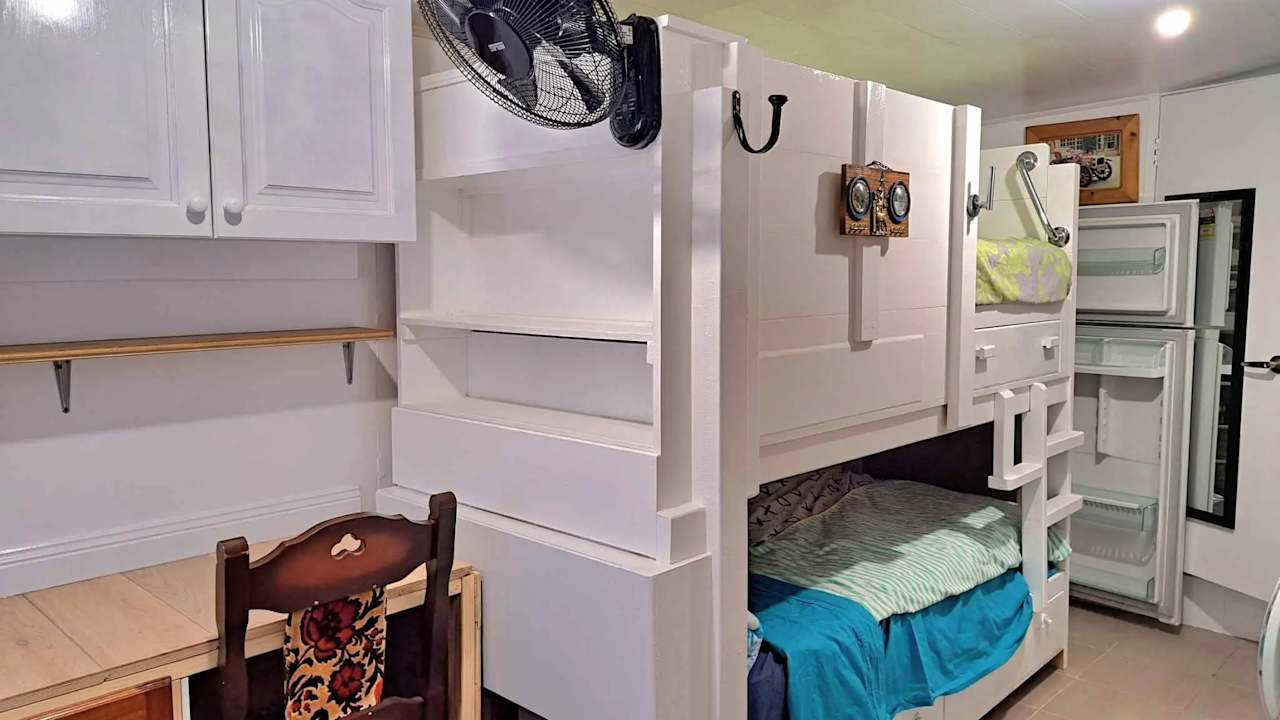 Furnished room with ensuite in a flatshare