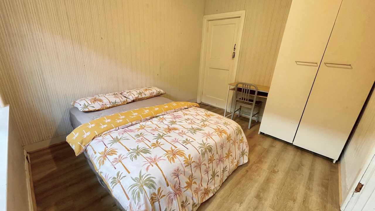 Furnished room studio flat for rent