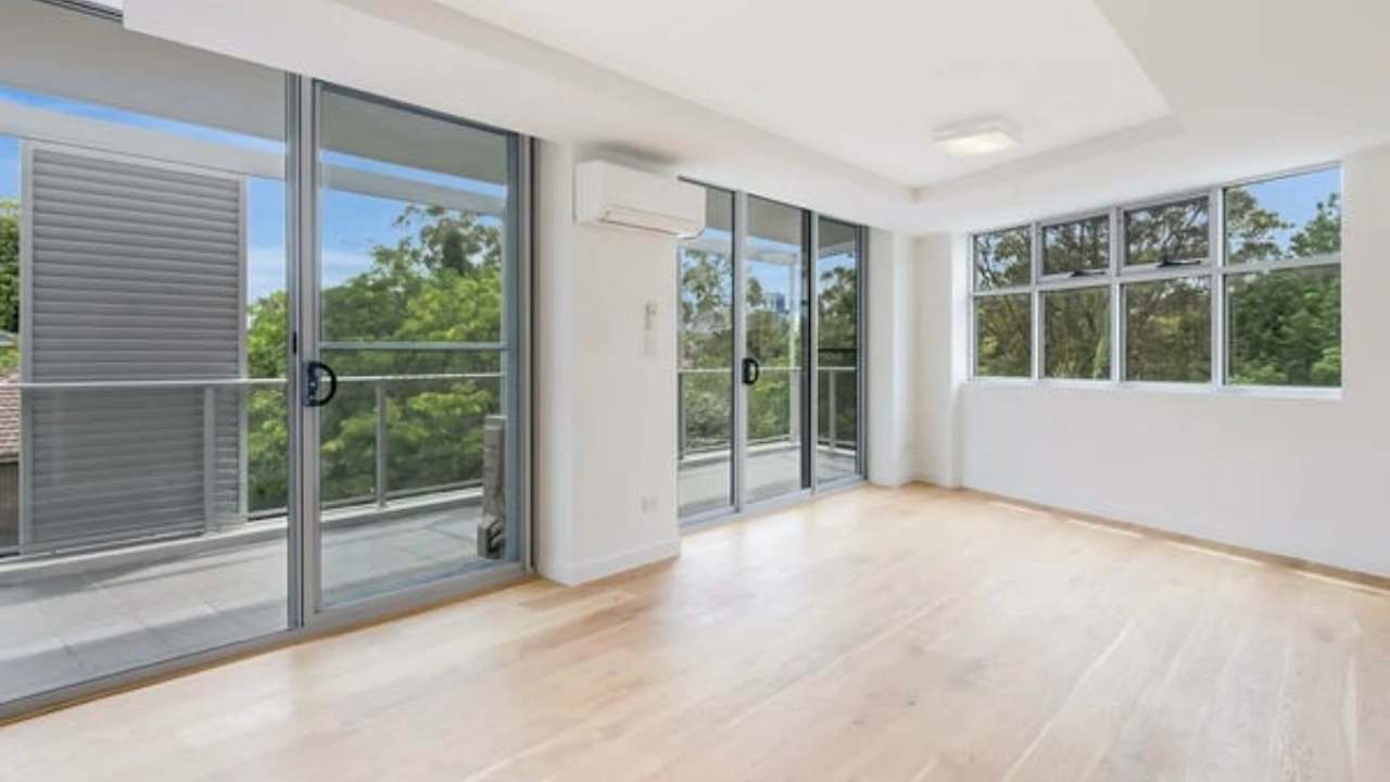 Unfurnished room with ensuite in a flatshare