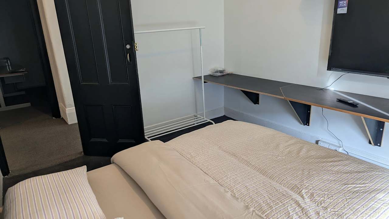 Furnished room in a share house