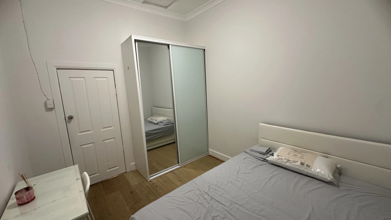 Furnished room in a share house