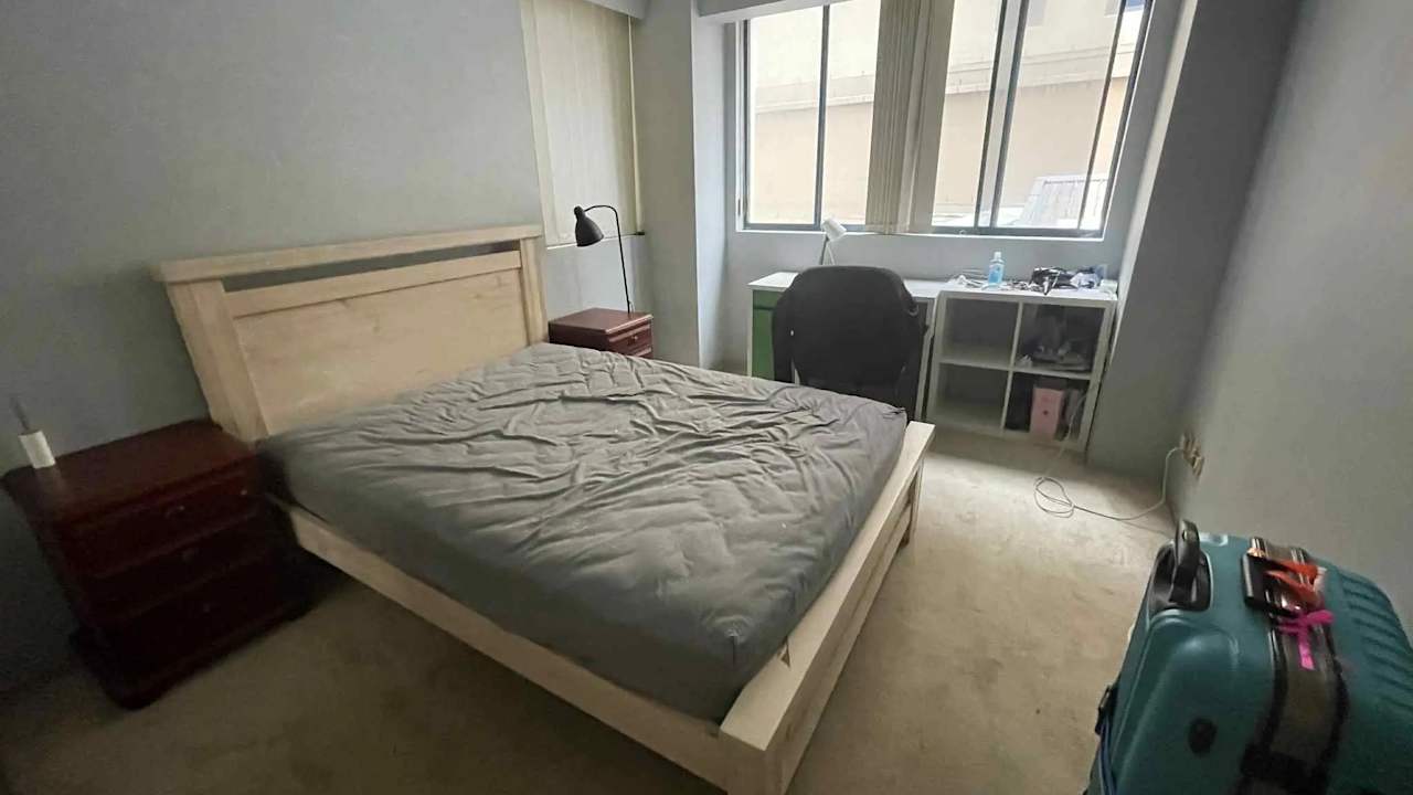 Furnished room in a flatshare