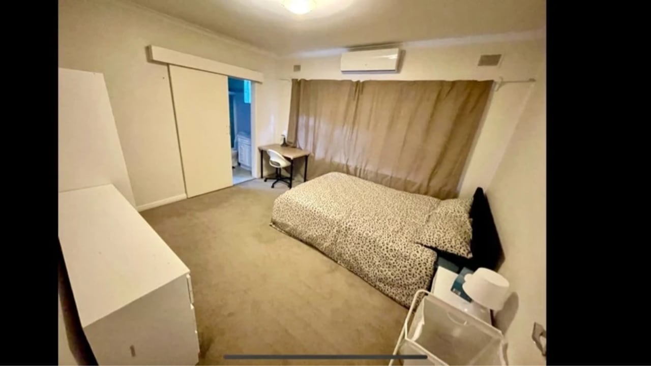 Room in a share house