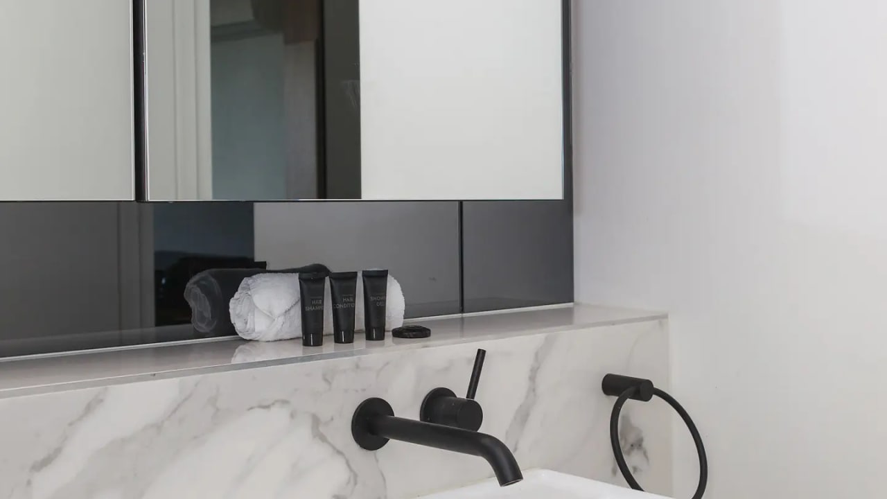 Whole property with 2 rooms for rent