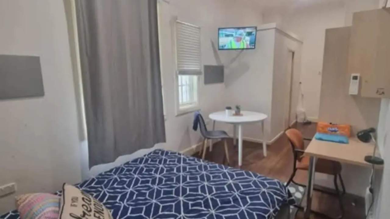 Furnished room studio flat for rent