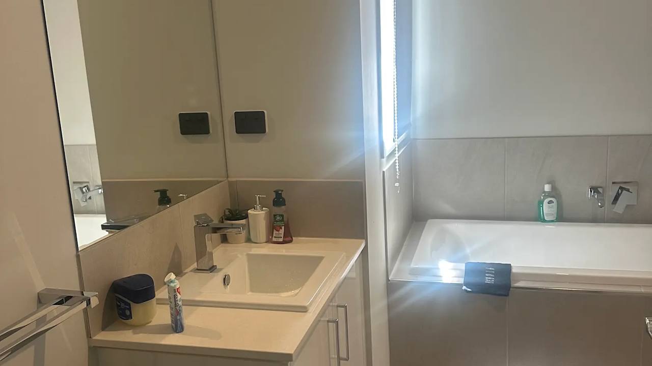 Room in a share house