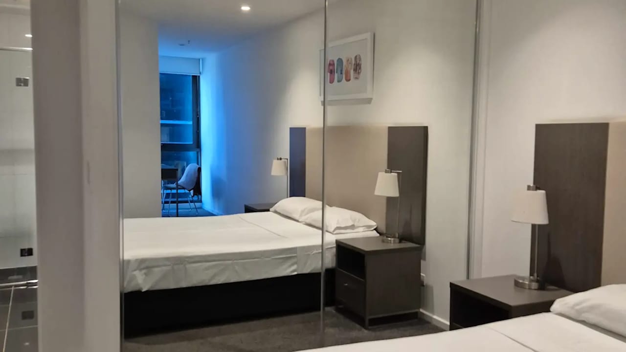 Furnished room with ensuite in a flatshare
