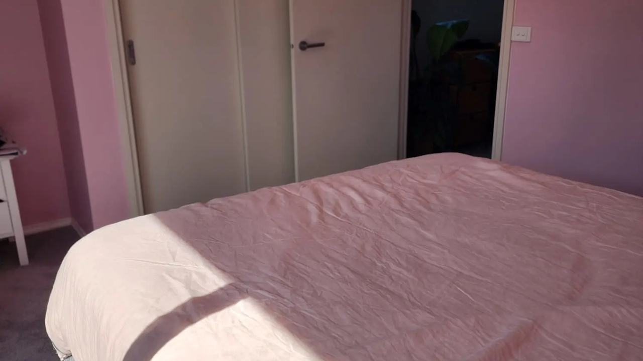 Room in a share house