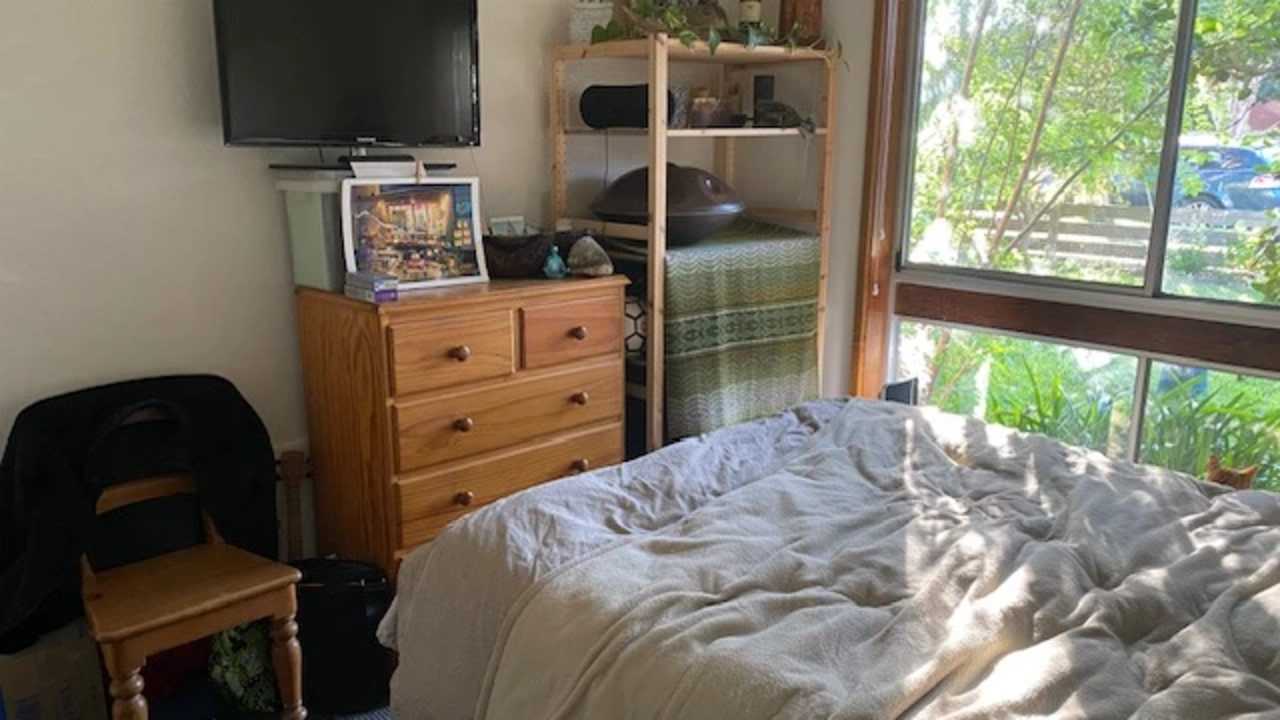 Room in a share house
