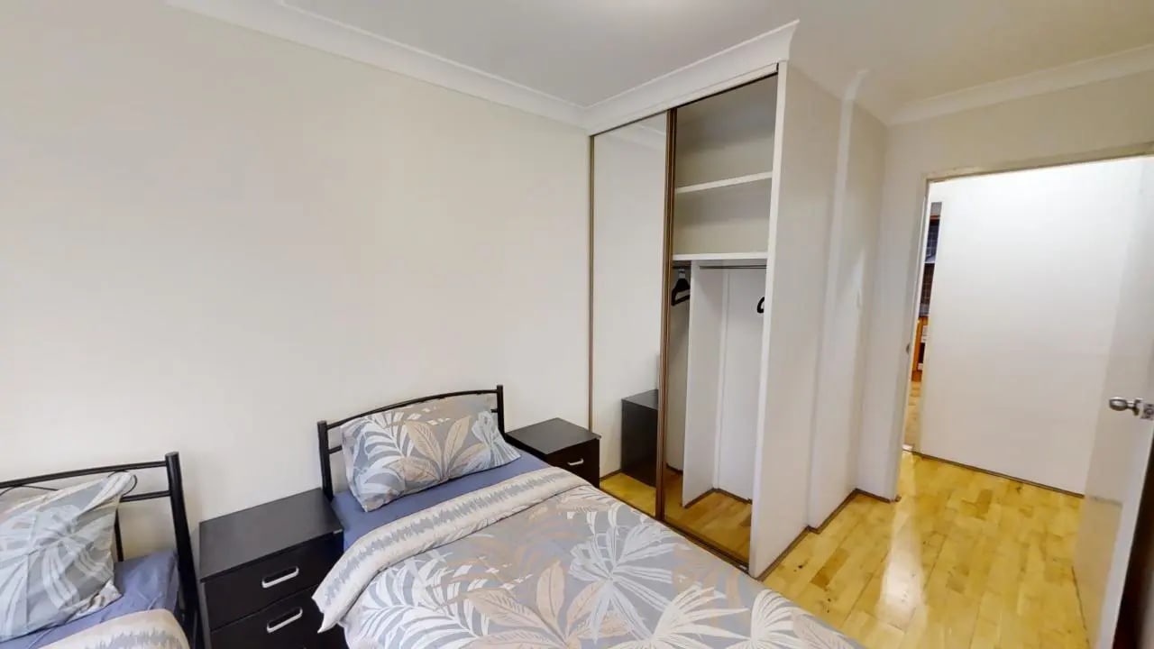 Furnished room in a flatshare