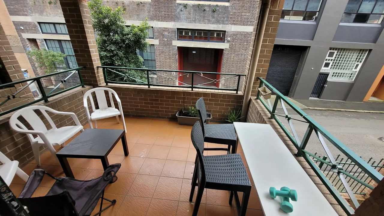 Furnished room in a flatshare
