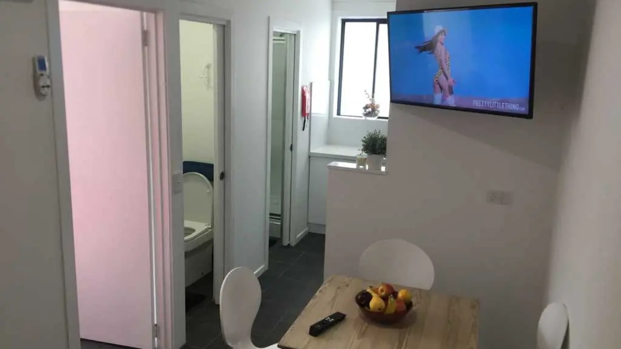 Whole property with 2 rooms for rent