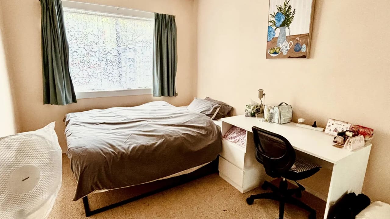 Furnished room in a share house