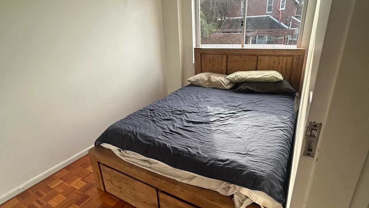 Furnished room in a flatshare