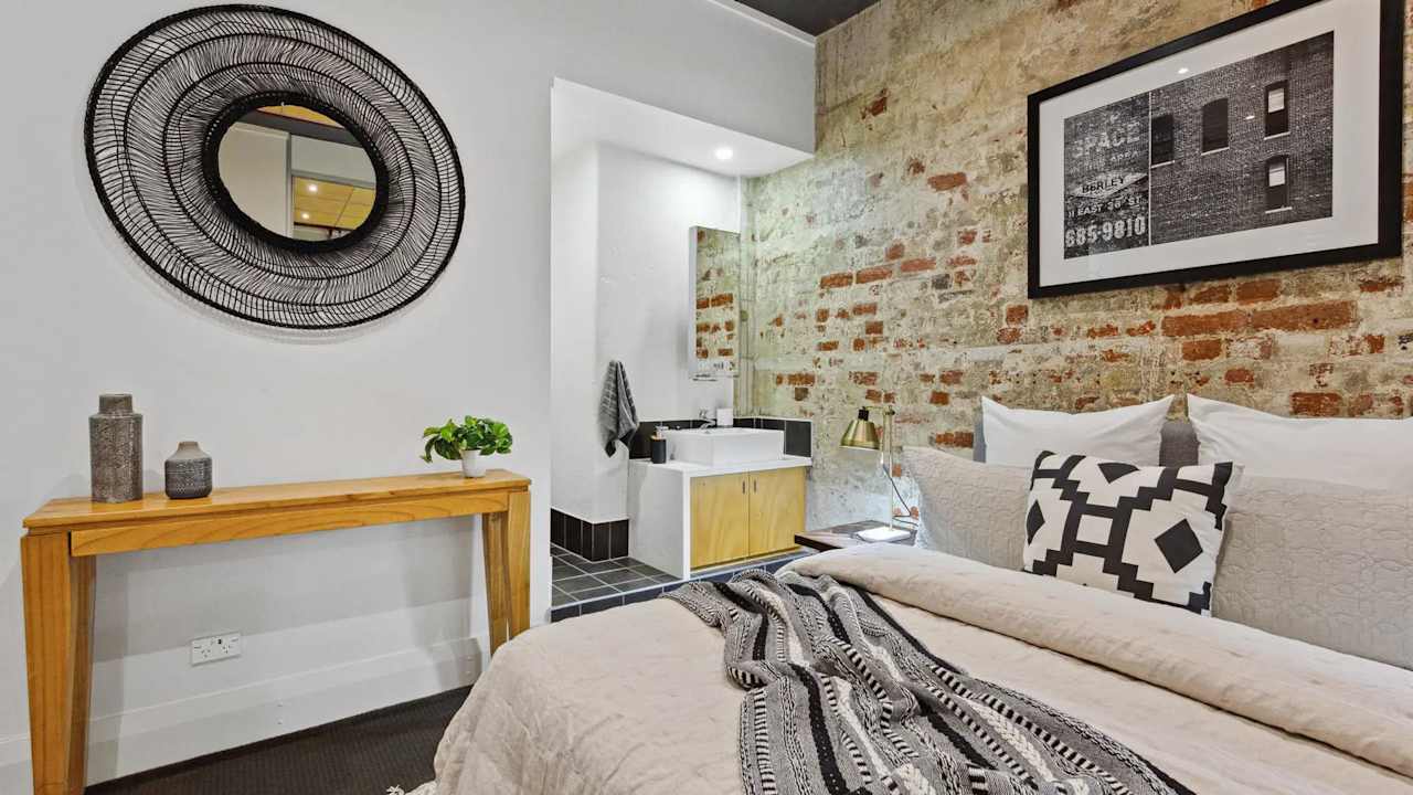 Furnished room with ensuite in a flatshare