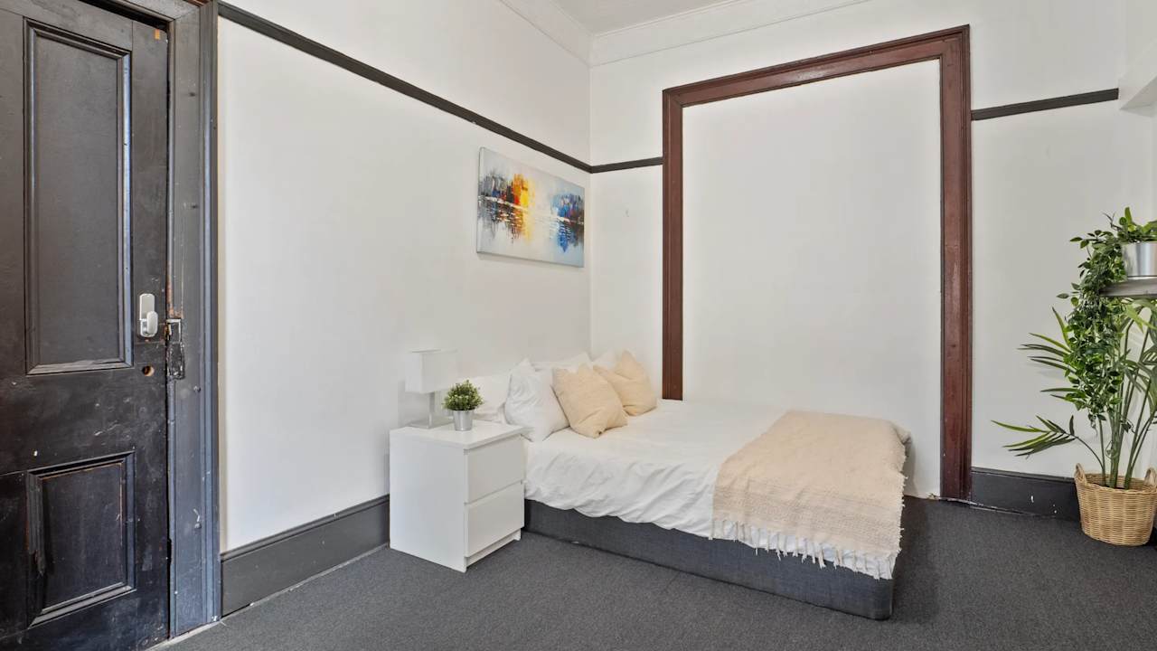 Furnished room in a share house