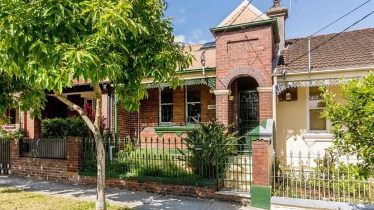 Unfurnished room in a share house
