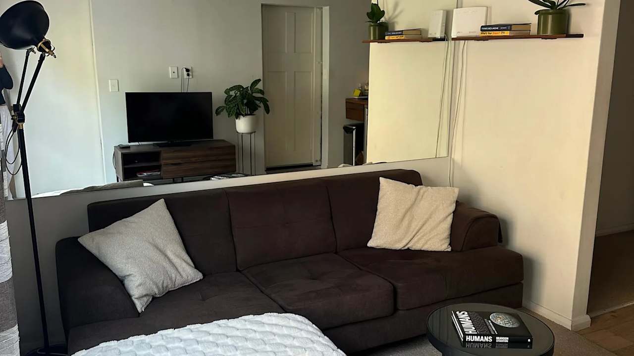 Furnished room in a flatshare