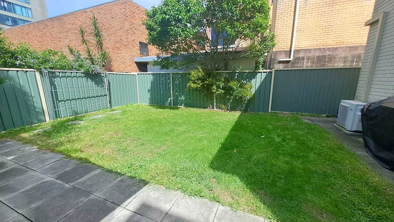 Whole property with 3 rooms for rent