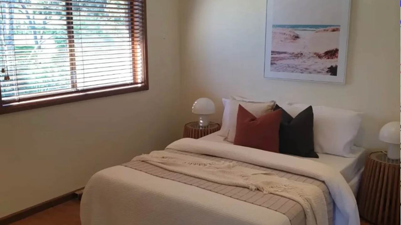 Room in a share house