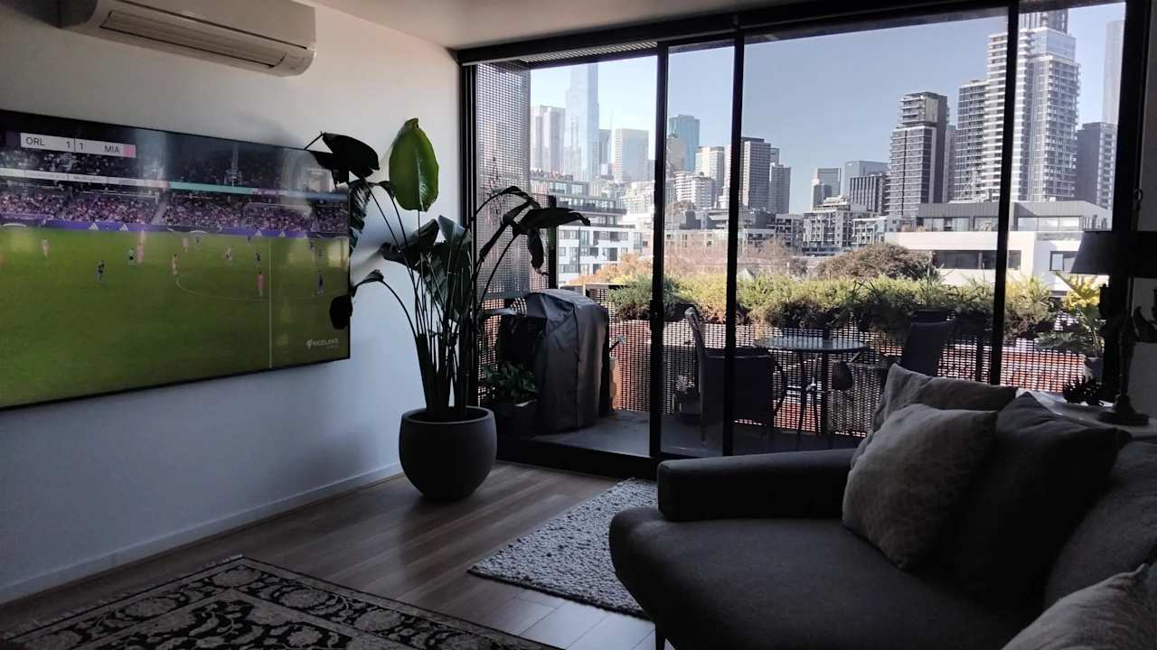 Furnished room with ensuite in a flatshare