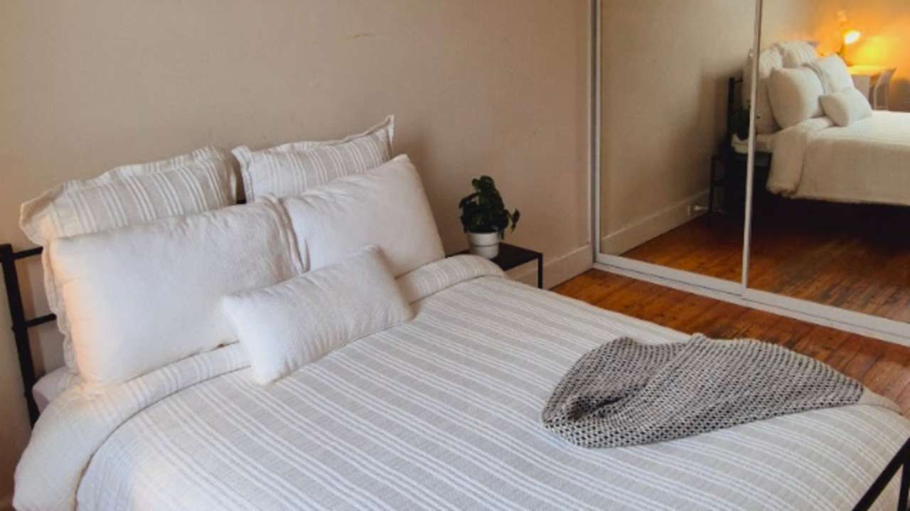 Furnished room in a flatshare
