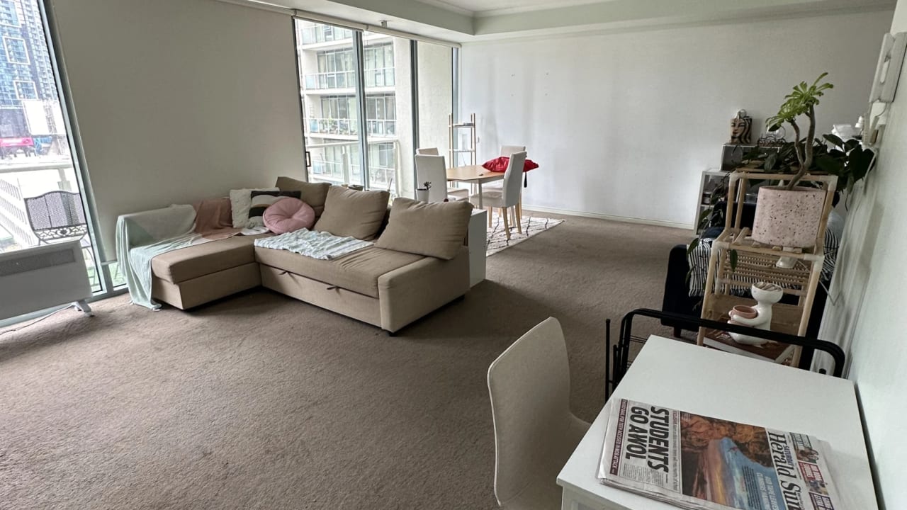 Furnished room in a flatshare