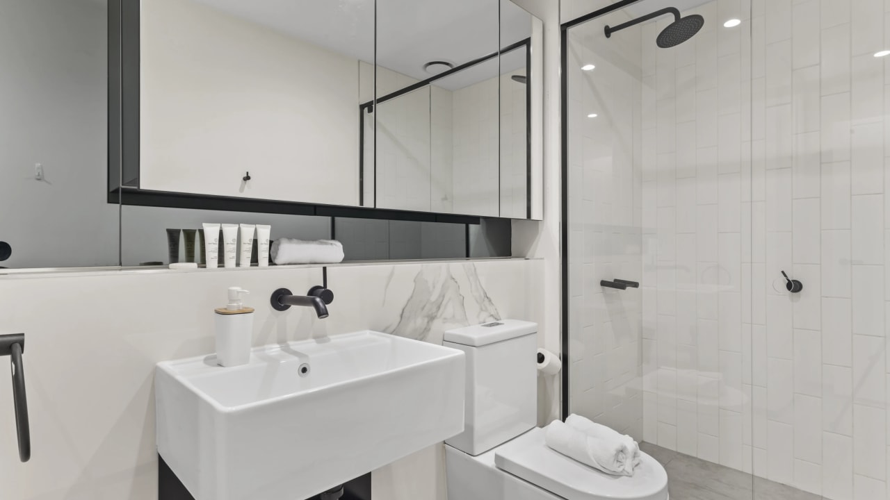 Whole property with 2 rooms for rent